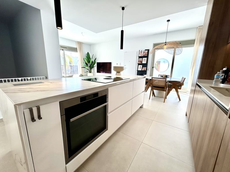 Open photo Listing photo
