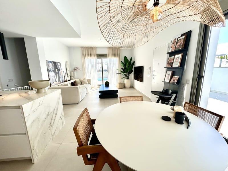 Open photo Listing photo