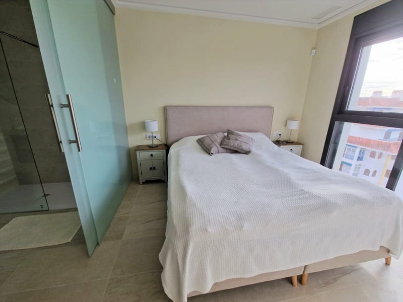 Open photo Listing photo
