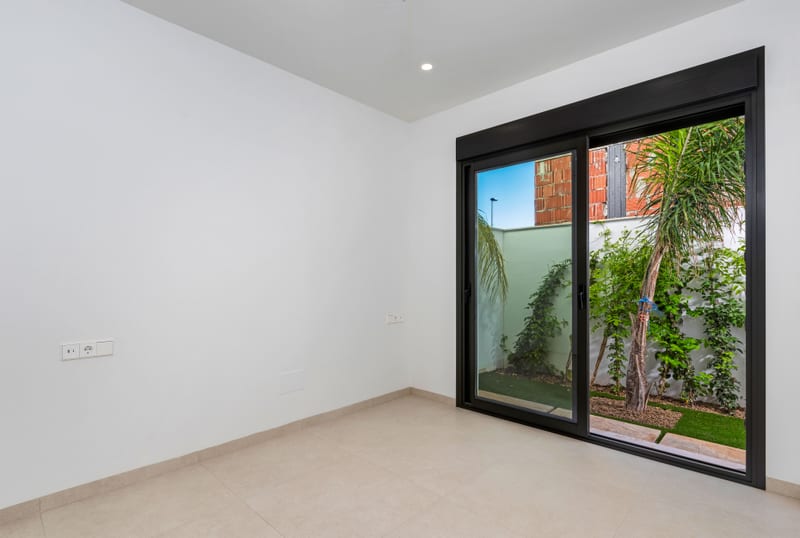 Open photo Listing photo