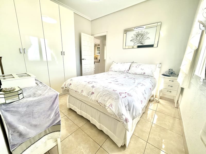 Open photo Listing photo