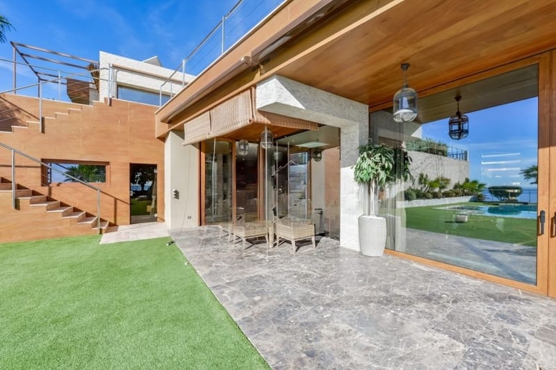 Open photo Listing photo