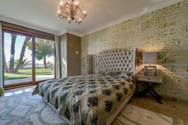 Open photo Listing photo