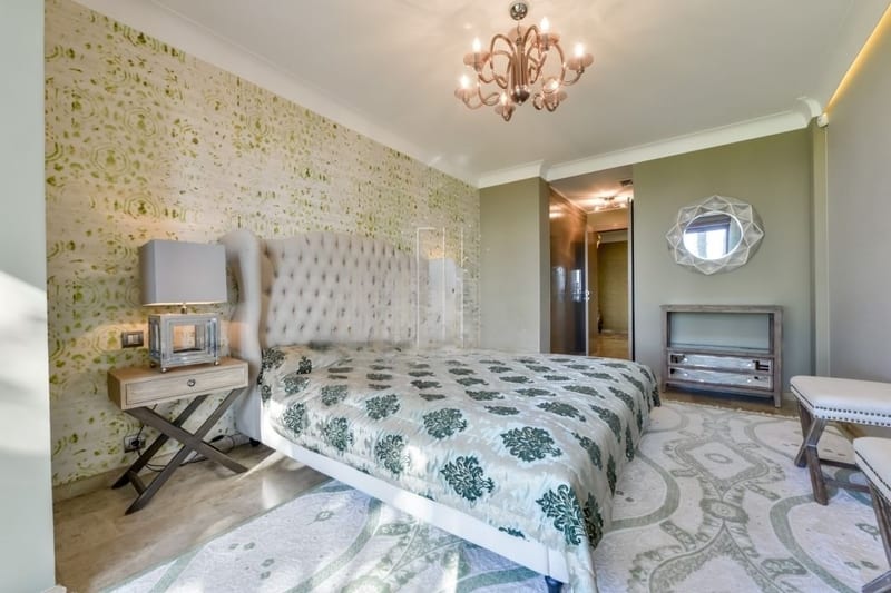 Open photo Listing photo