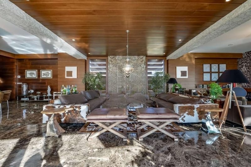Open photo Listing photo