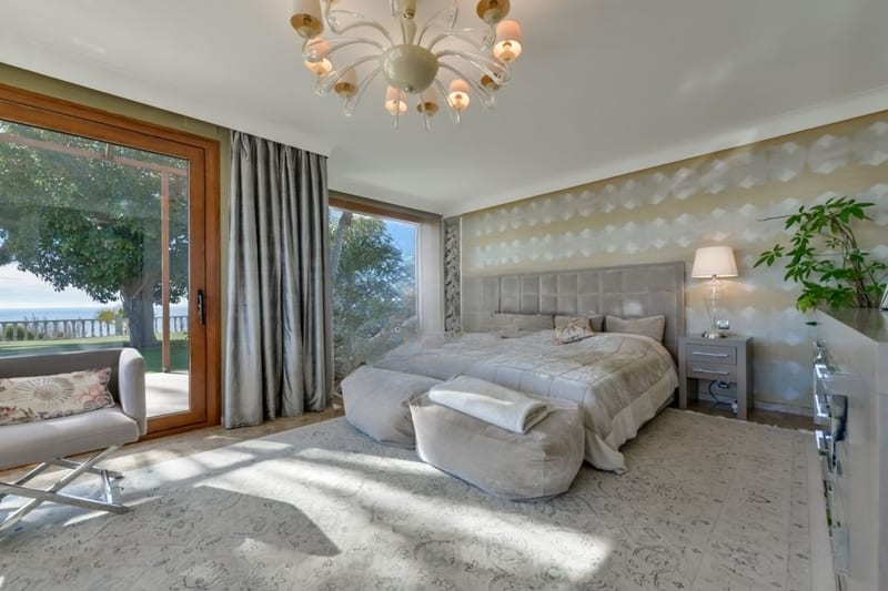 Open photo Listing photo