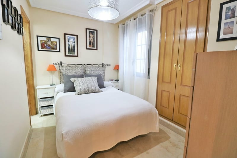Open photo Listing photo