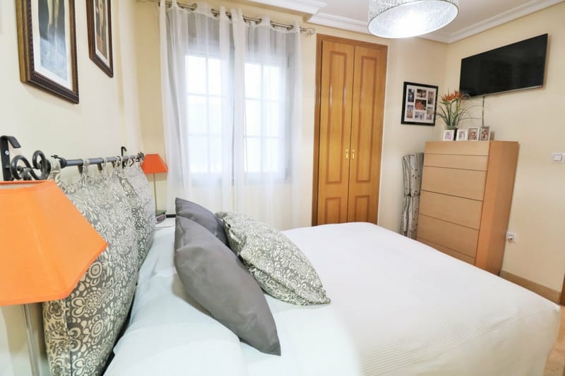 Open photo Listing photo
