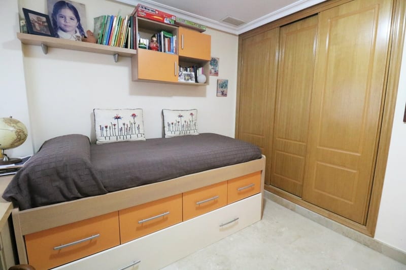 Open photo Listing photo