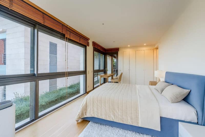 Open photo Listing photo