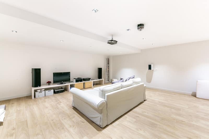 Open photo Listing photo