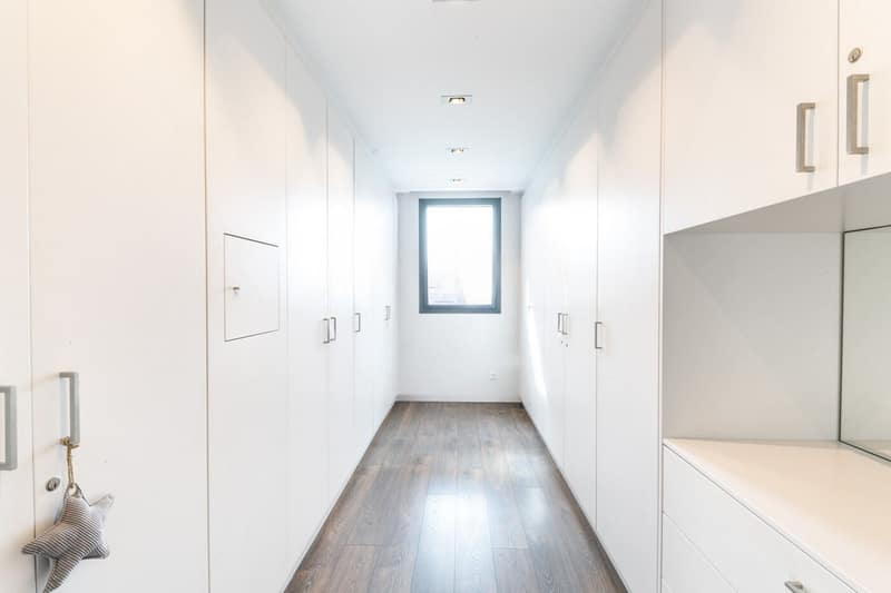 Open photo Listing photo