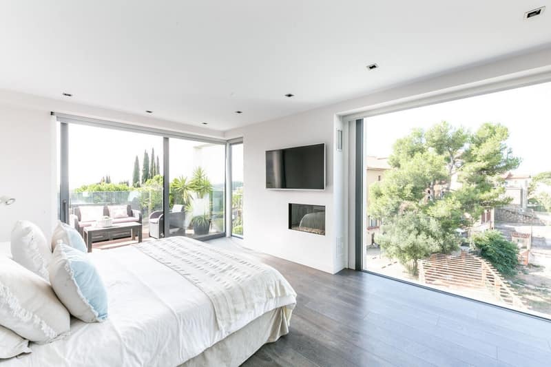 Open photo Listing photo