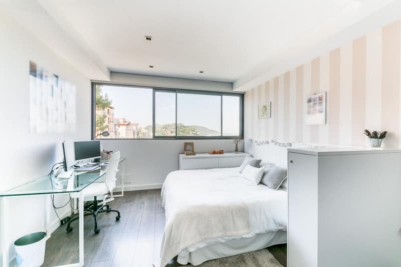 Open photo Listing photo