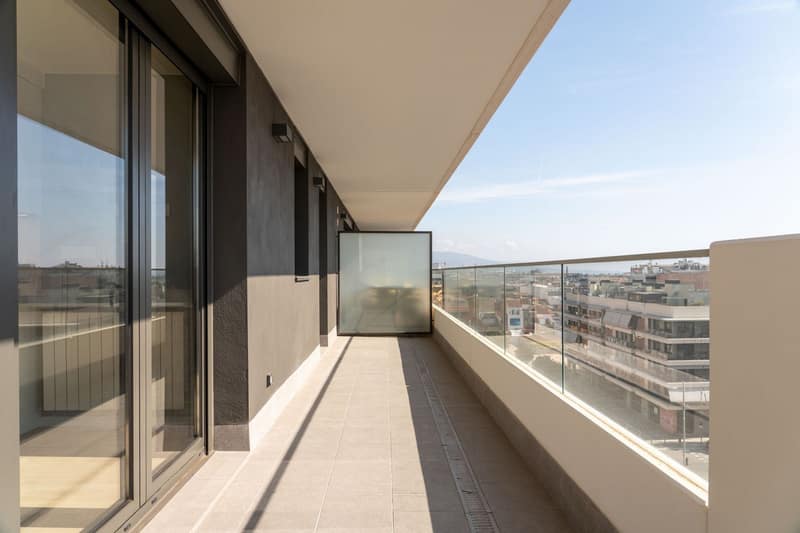 Open photo Listing photo