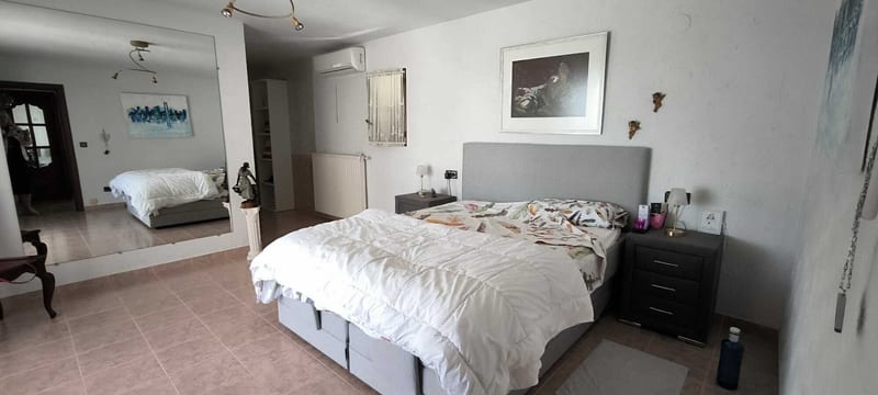 Open photo Listing photo