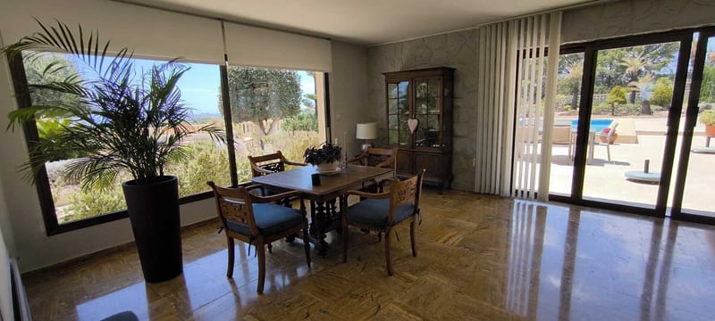 Open photo Listing photo