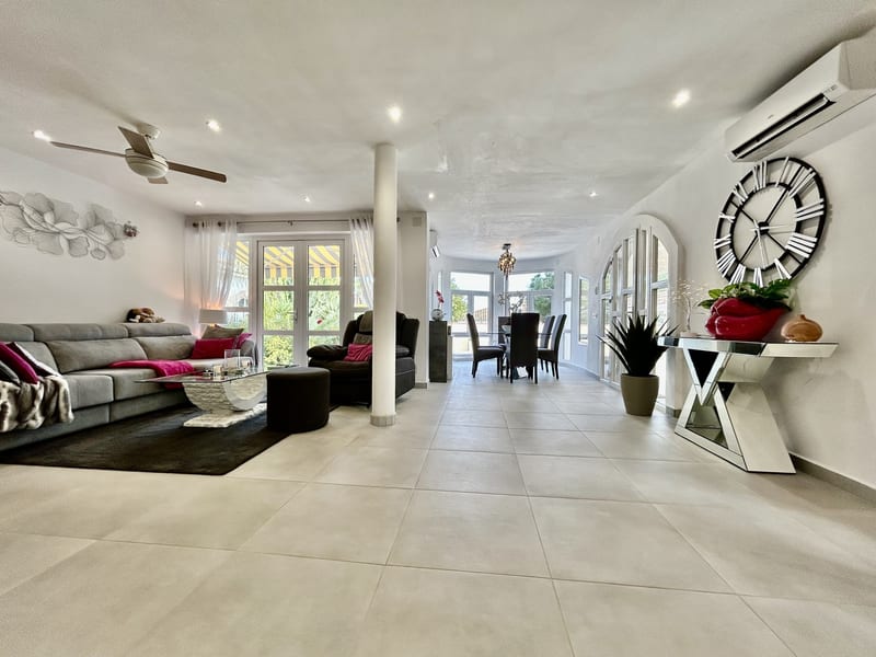 Open photo Listing photo