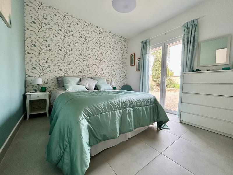 Open photo Listing photo