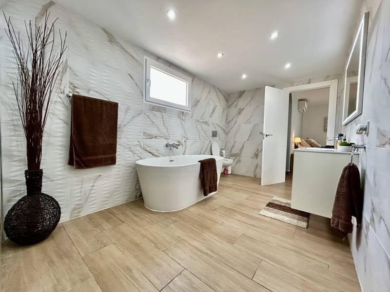 Open photo Listing photo