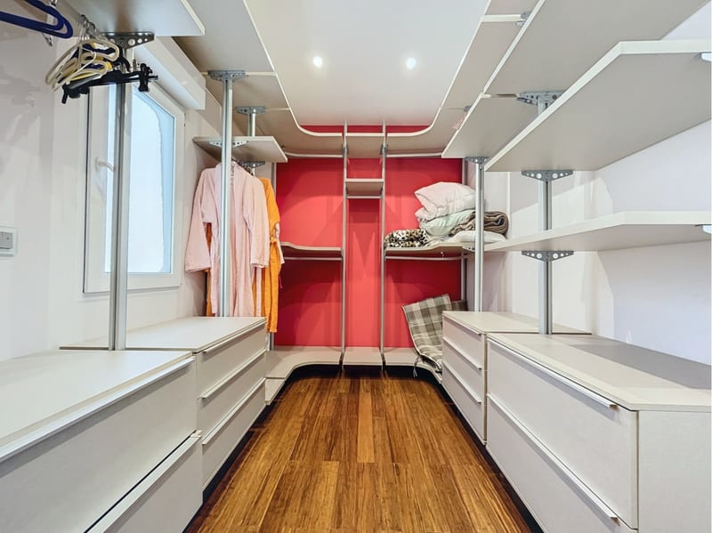 Open photo Listing photo