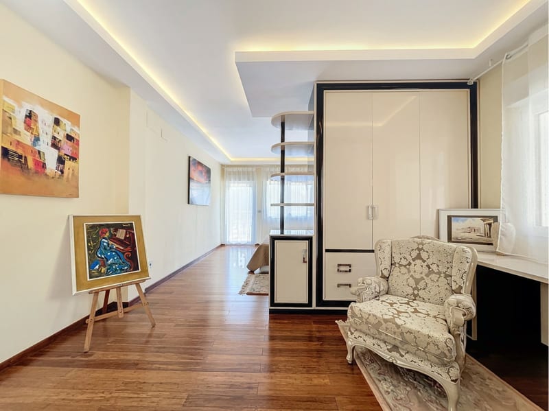 Open photo Listing photo