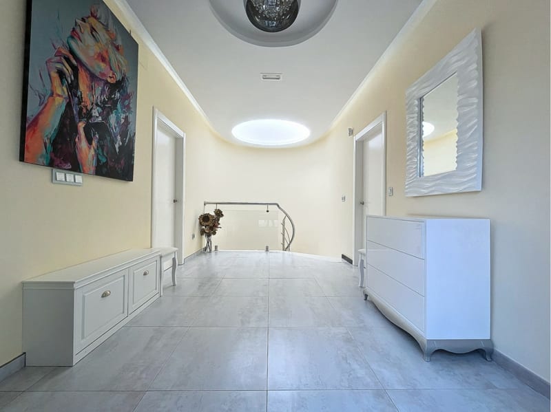 Open photo Listing photo