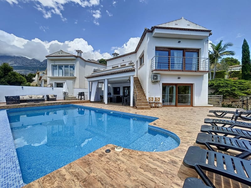 Open photo Listing photo