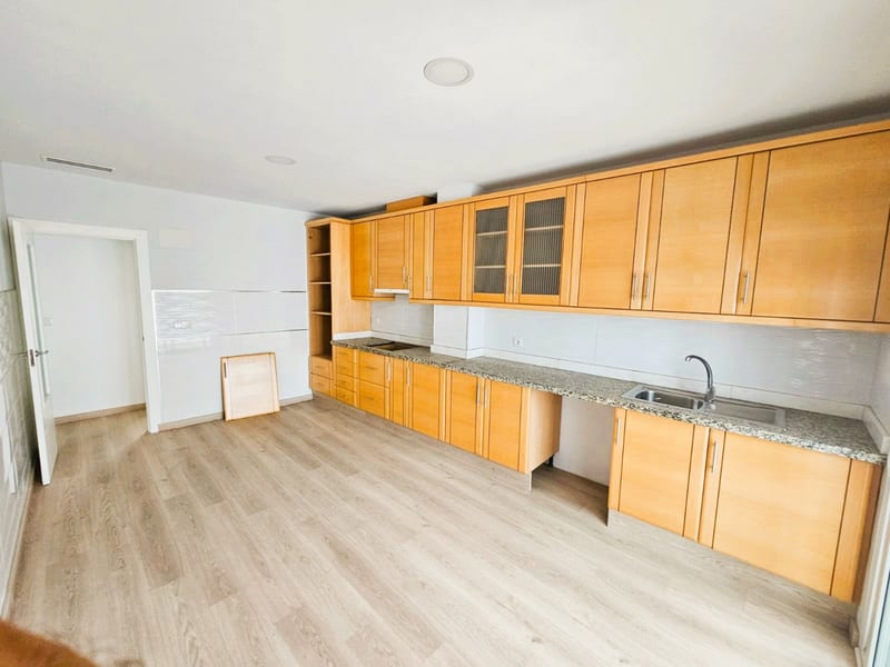 Open photo Listing photo