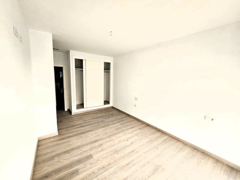 Open photo Listing photo