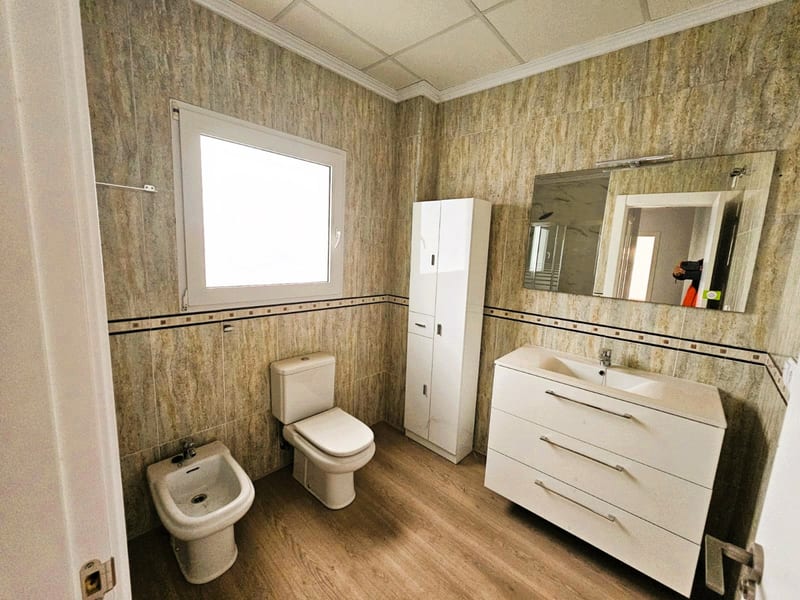 Open photo Listing photo