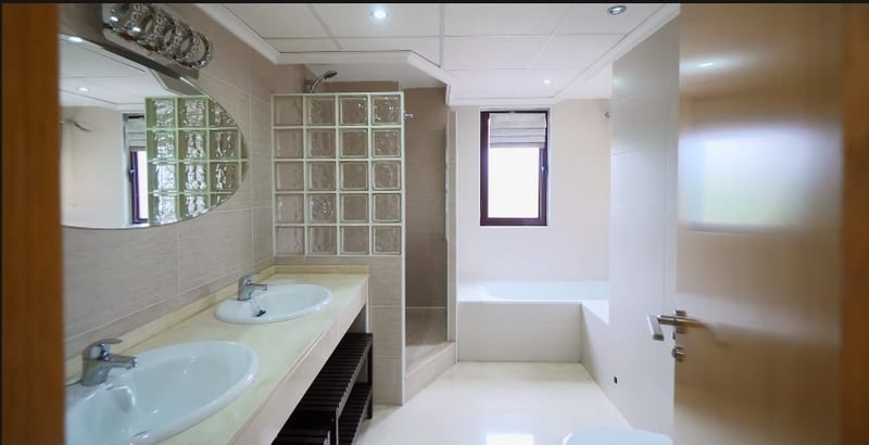 Open photo Listing photo