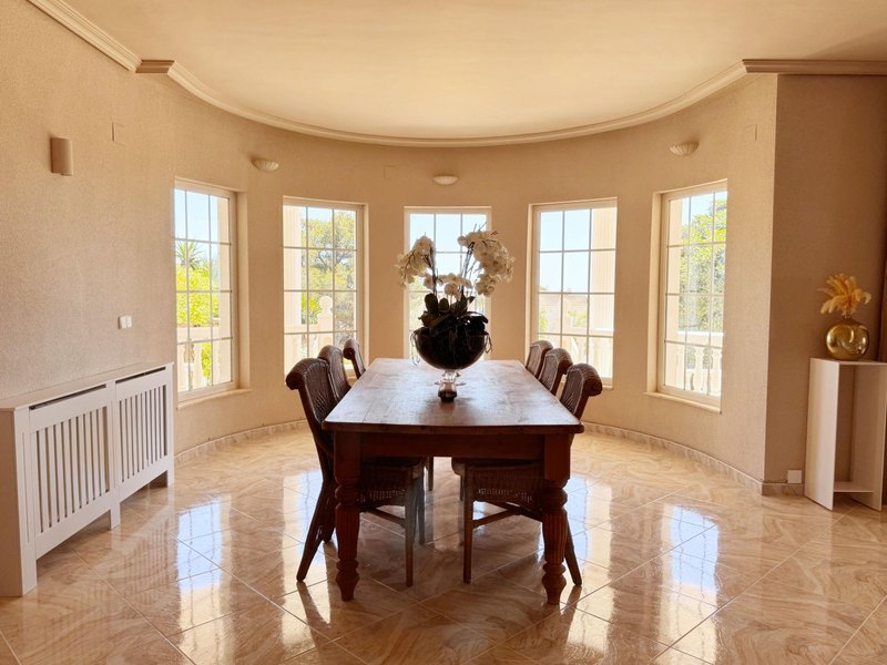 Open photo Listing photo