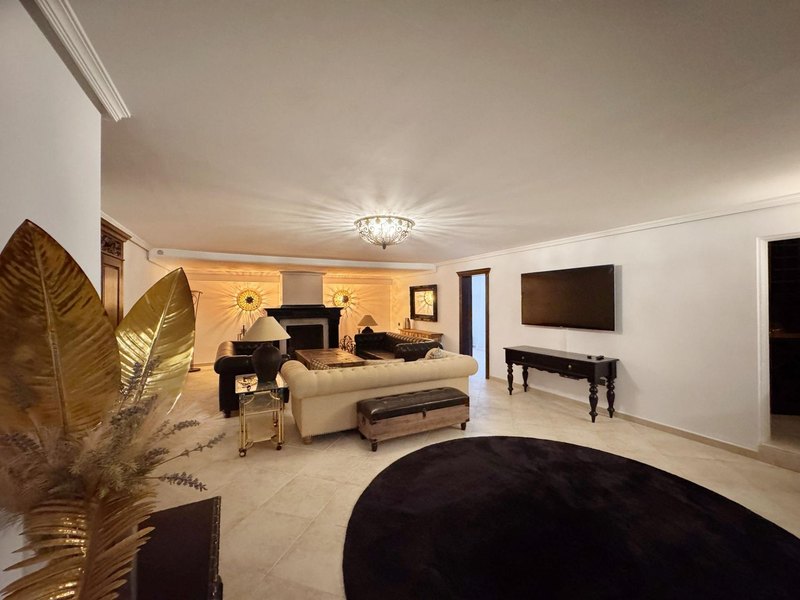 Open photo Listing photo