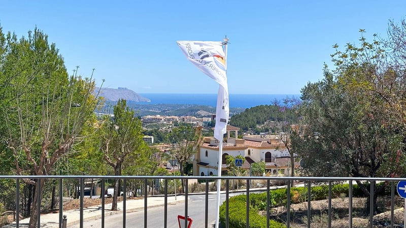 Open photo Listing photo
