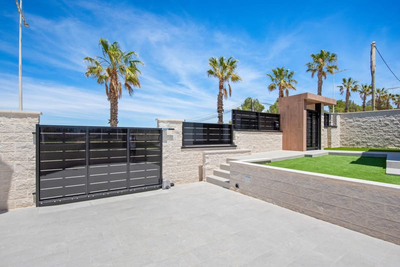 Open photo Listing photo