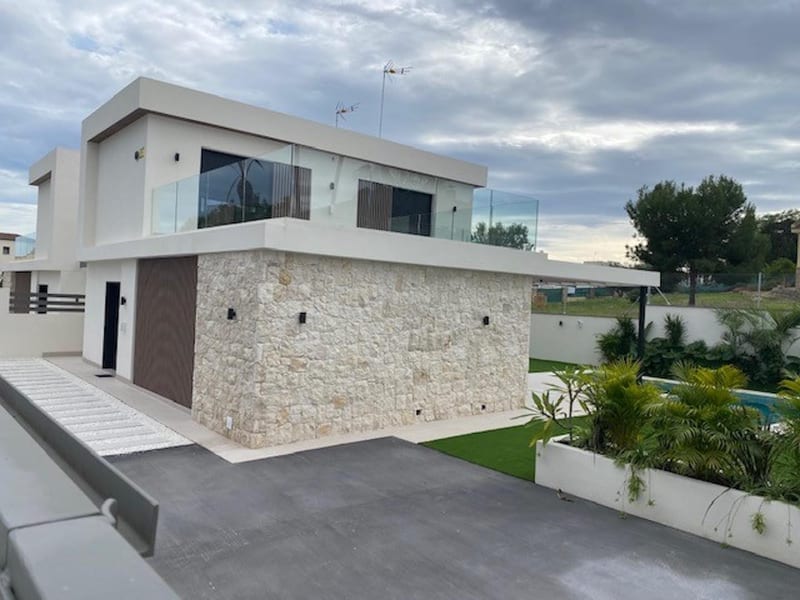 Open photo Listing photo