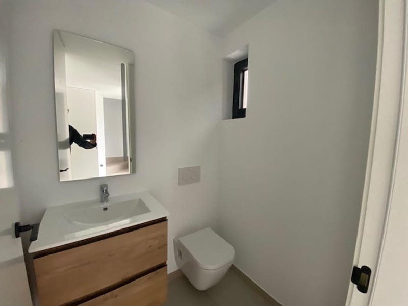 Open photo Listing photo