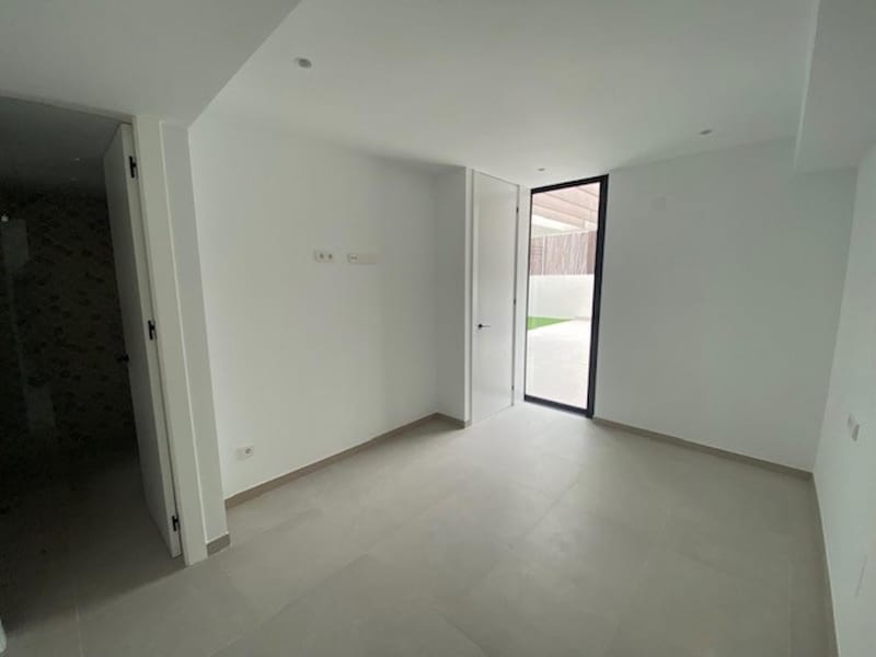 Open photo Listing photo