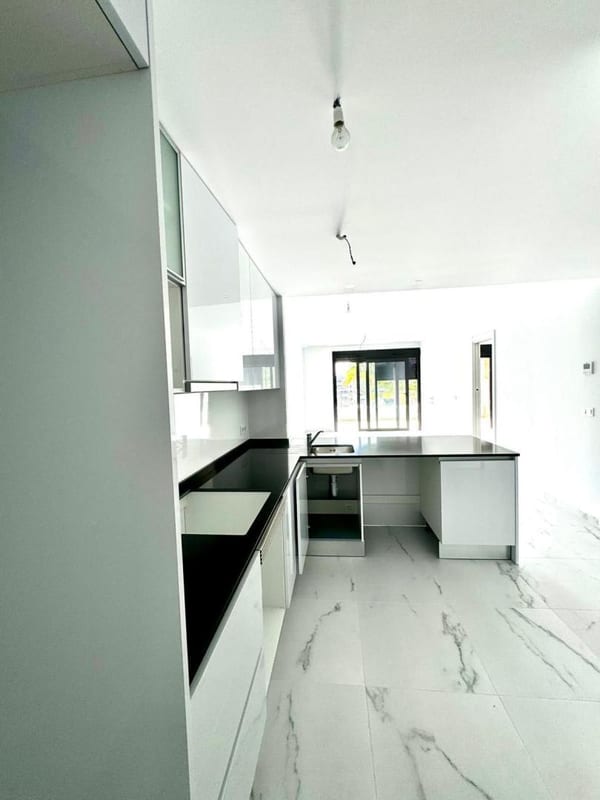 Open photo Listing photo