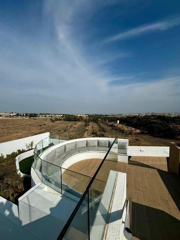 Open photo Listing photo
