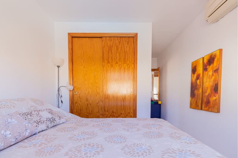 Open photo Listing photo