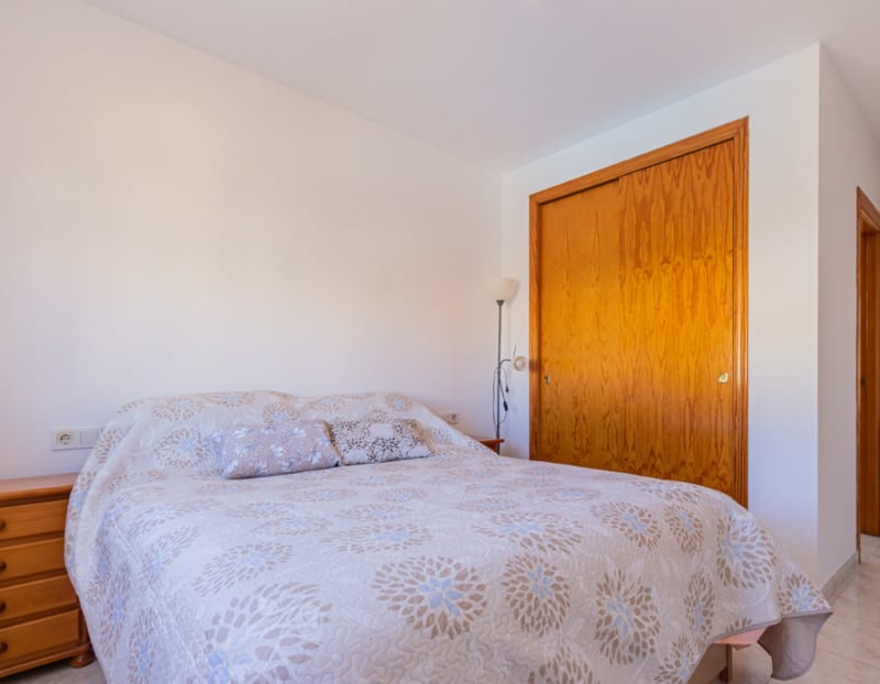 Open photo Listing photo