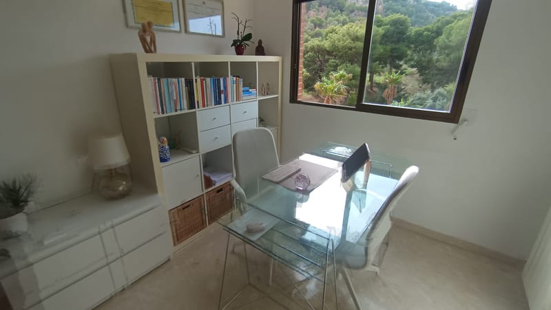 Open photo Listing photo