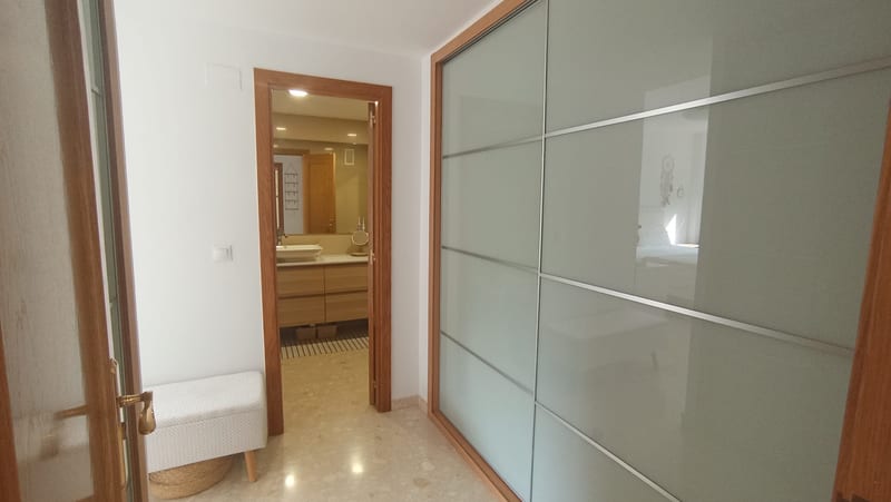 Open photo Listing photo