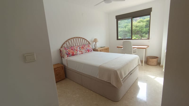 Open photo Listing photo