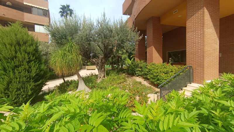 Open photo Listing photo