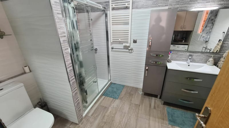 Open photo Listing photo