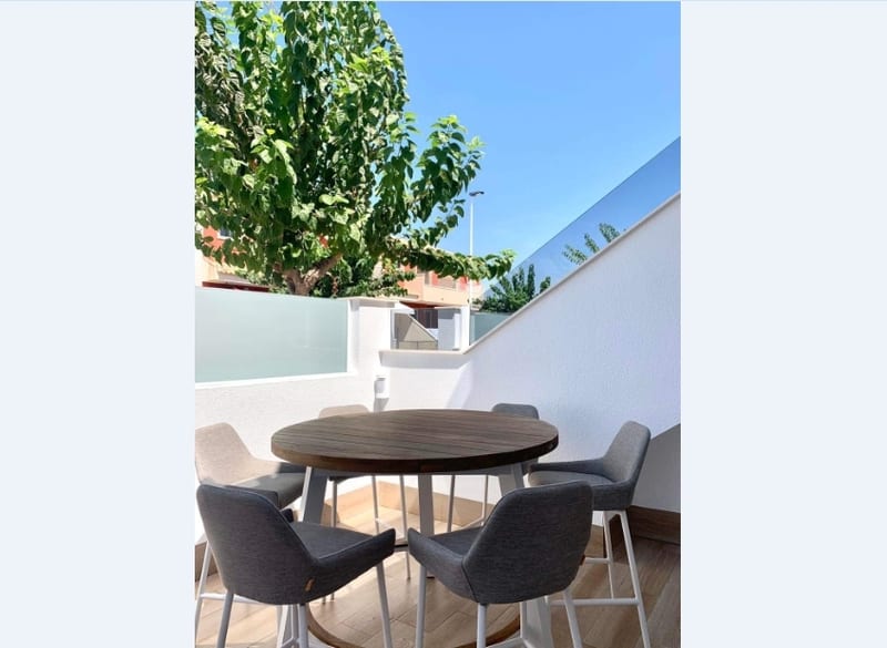 Open photo Listing photo