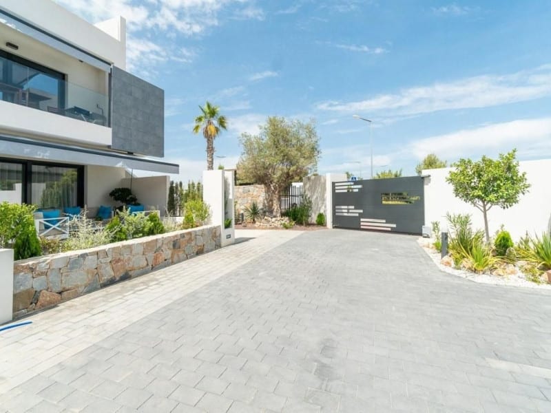Open photo Listing photo